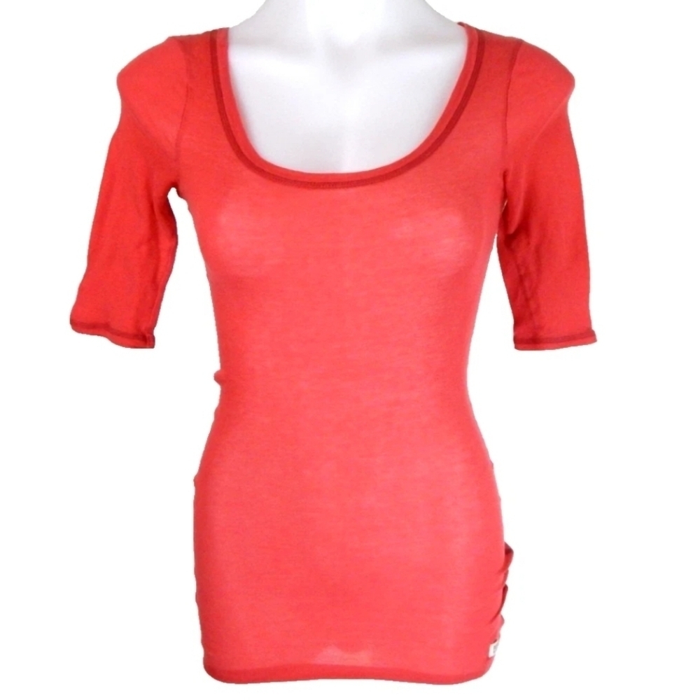 Ruehl 925 Abercrombie Y2K Long And‎ Lean Layering Tee